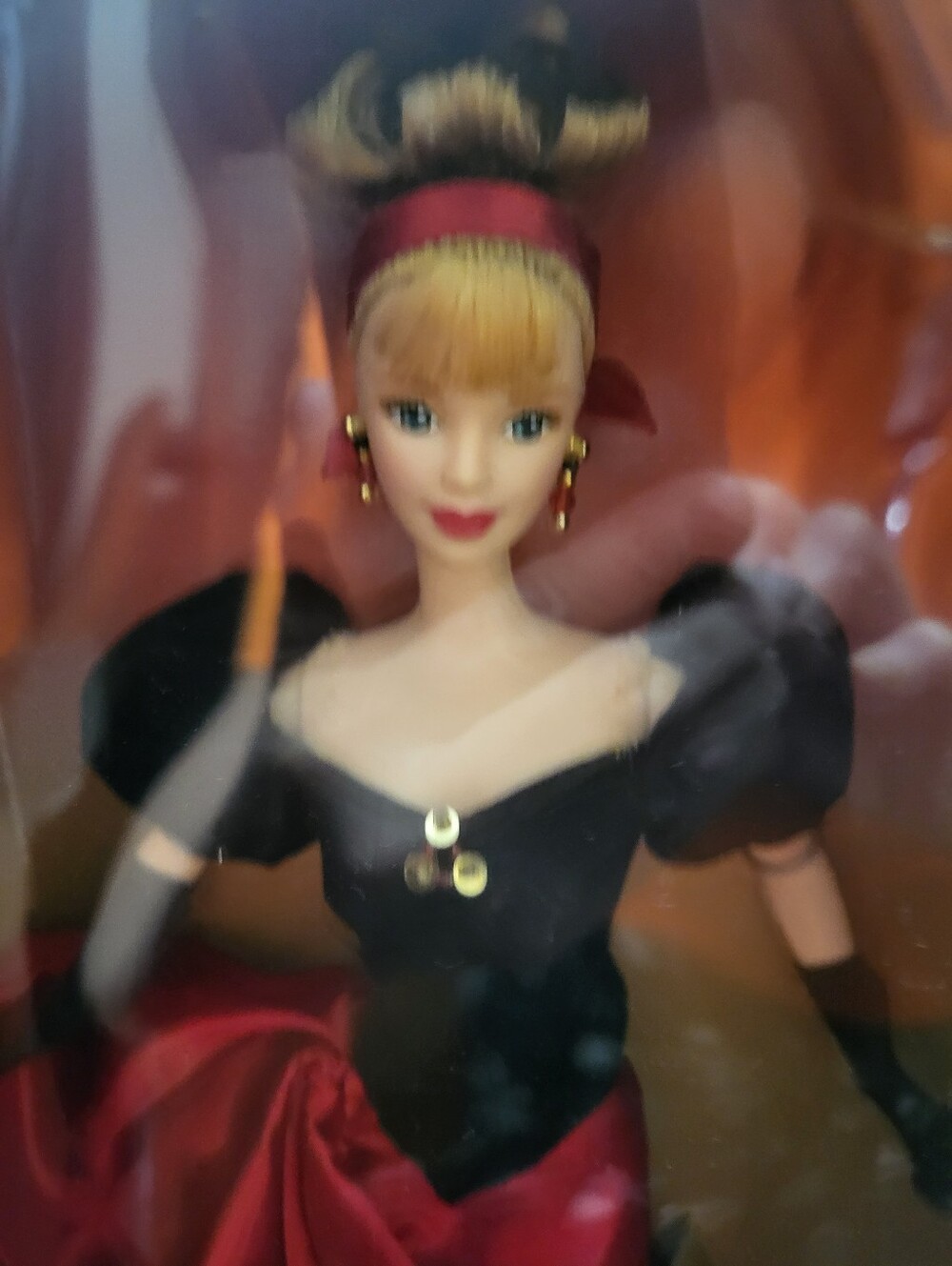 Winter Splendor Barbie - Picture 2 of 7
